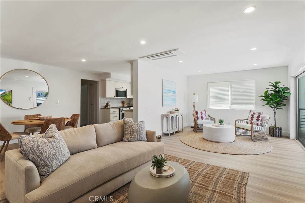 913 Balboa Boulevard - Photo 1