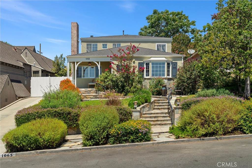 1065 Harvard Road - Photo 1