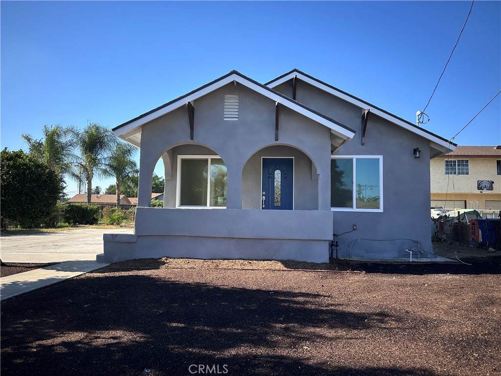 565 12th Street - Photo 1