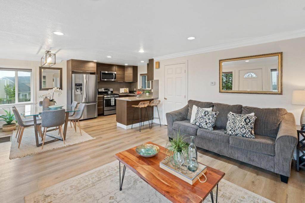 301 Channing Way - Photo 1
