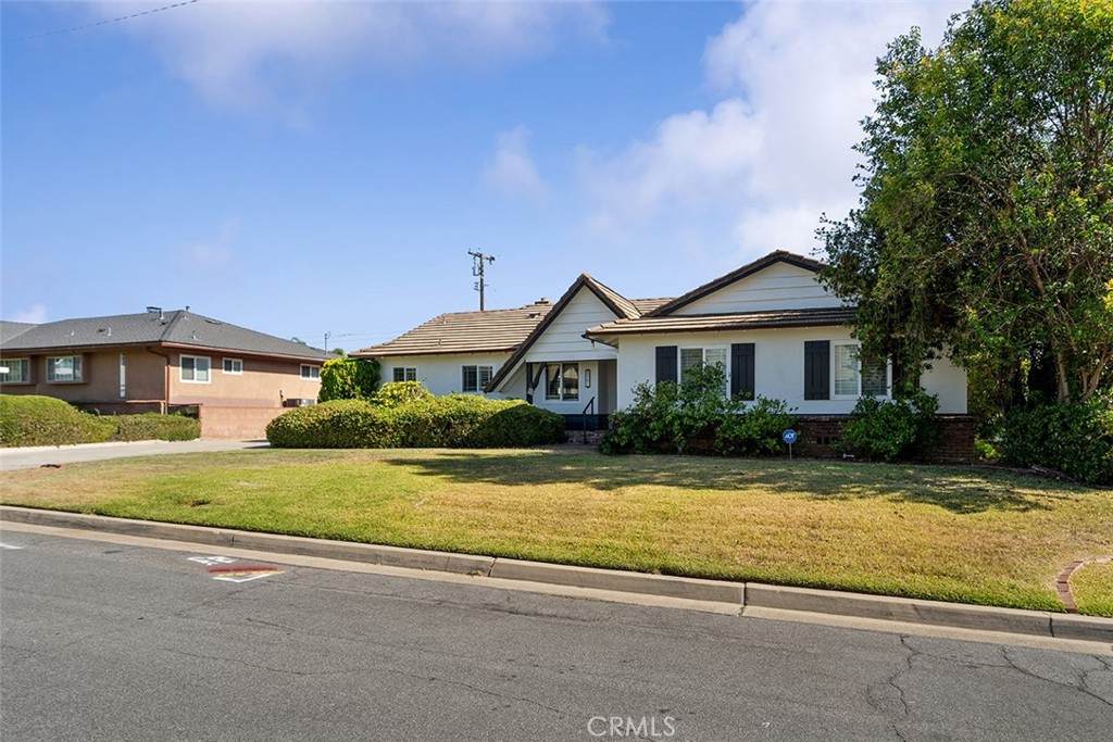 748 Casad Street - Photo 1