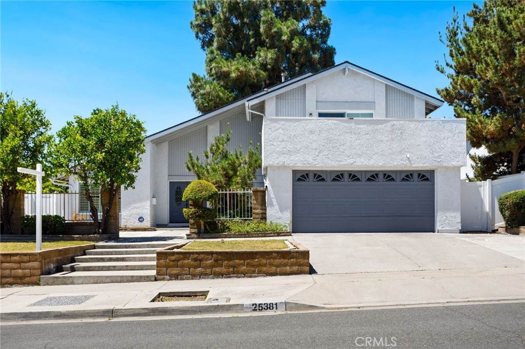 25381 Mackenzie Street - Photo 1
