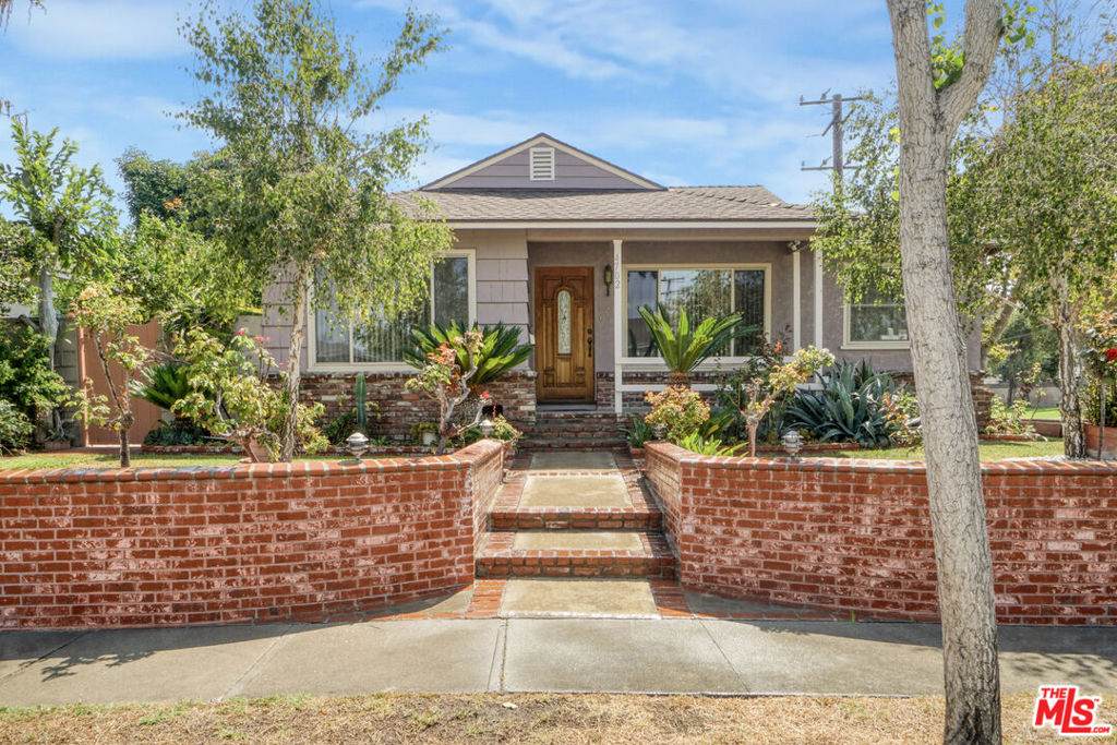 4702 Ocana Avenue - Photo 1