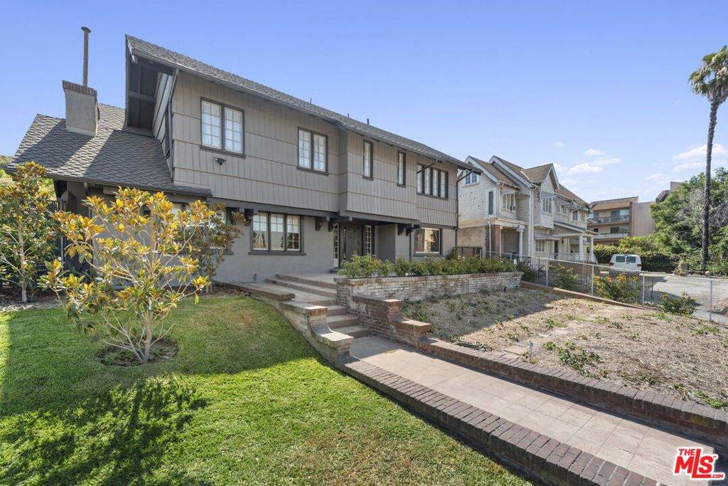 344 Kingsley Drive - Photo 1