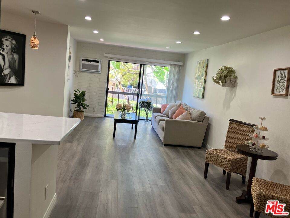 1440 Veteran Avenue - Photo 1