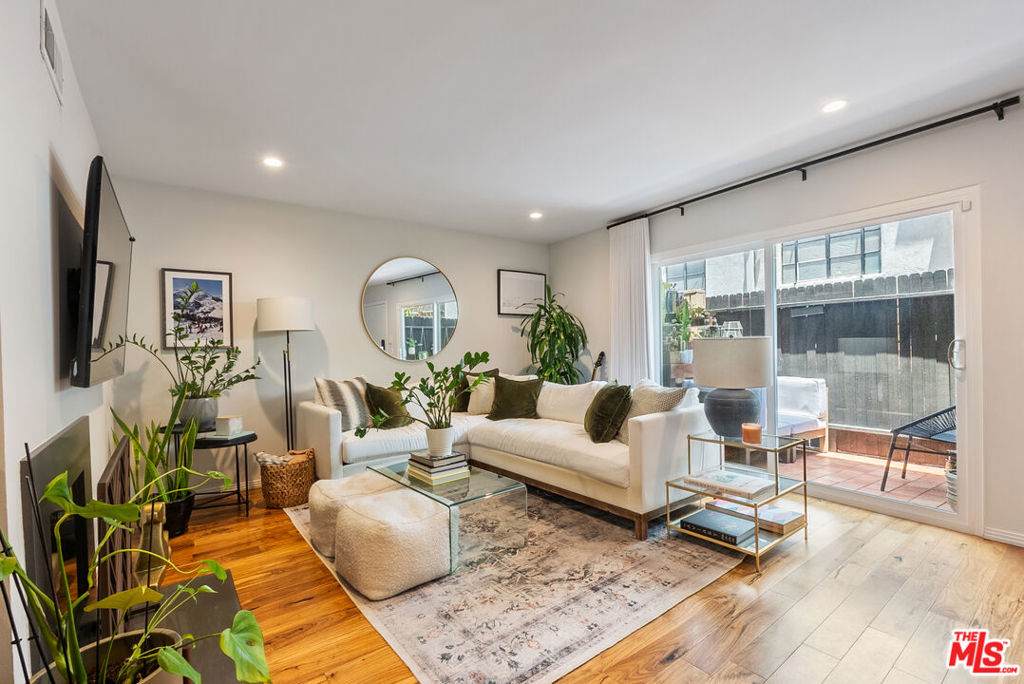 3314 Griffith Park Boulevard - Photo 1