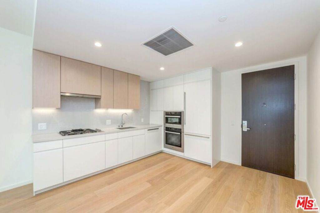 877 Francisco Street - Photo 1