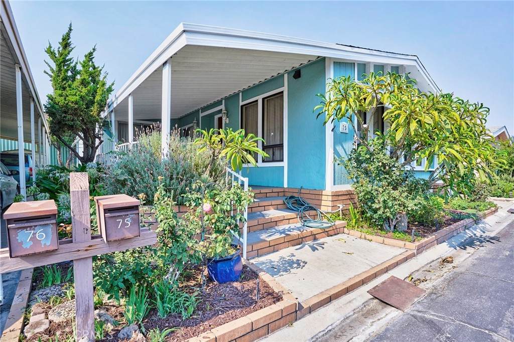 1919 Coronet Avenue - Photo 1