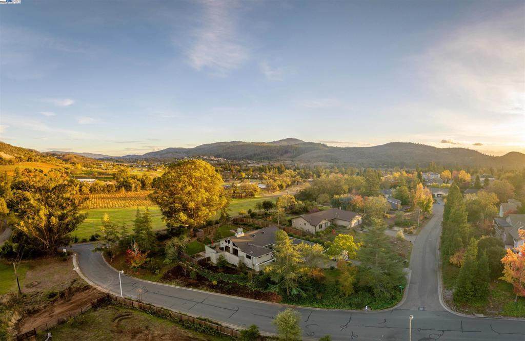 676 Scotland Court - Photo 1