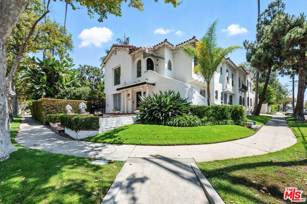 100 Mansfield Avenue - Photo 1