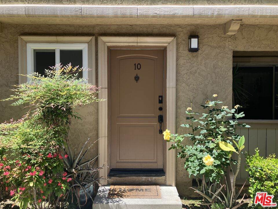 20158 Cohasset Street - Photo 1