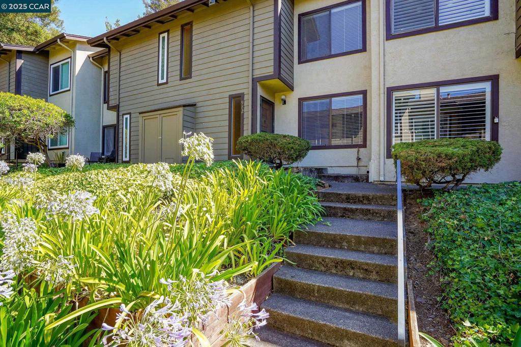 982 Juniper Ct - Photo 1