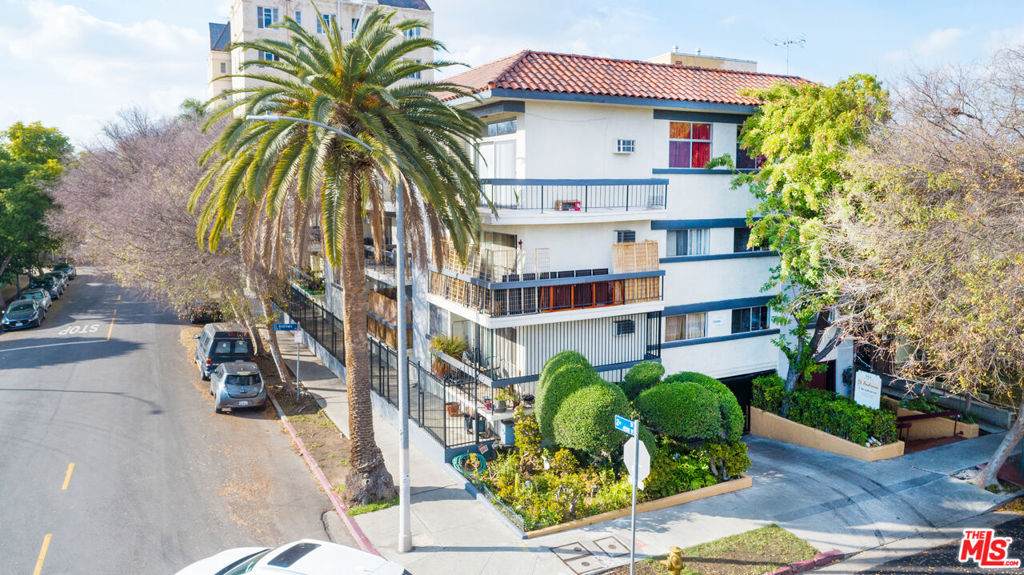 161 St Andrews Place - Photo 1