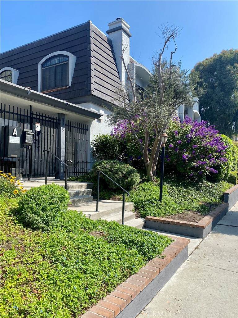 8105 Redlands Street - Photo 1