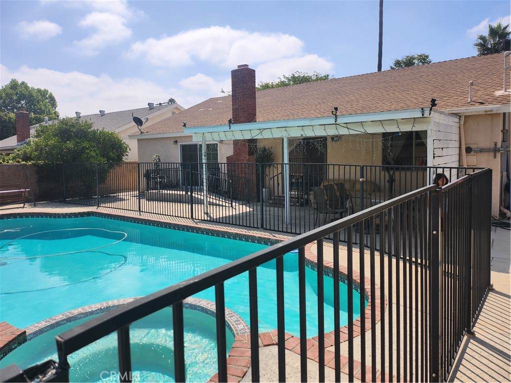 https://bt-photos.global.ssl.fastly.net/socal/orig_boomver_1_375076772-2.jpg
