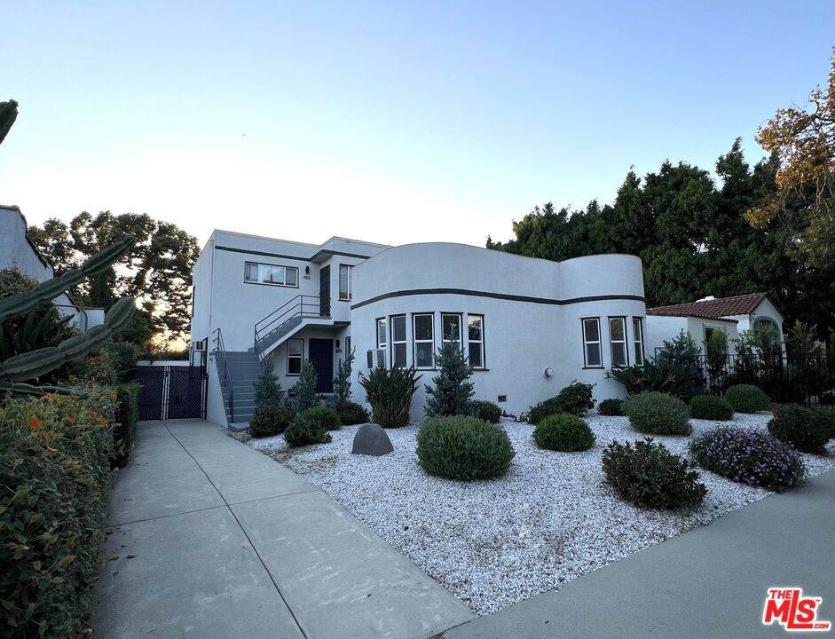 853 Mansfield Avenue - Photo 1