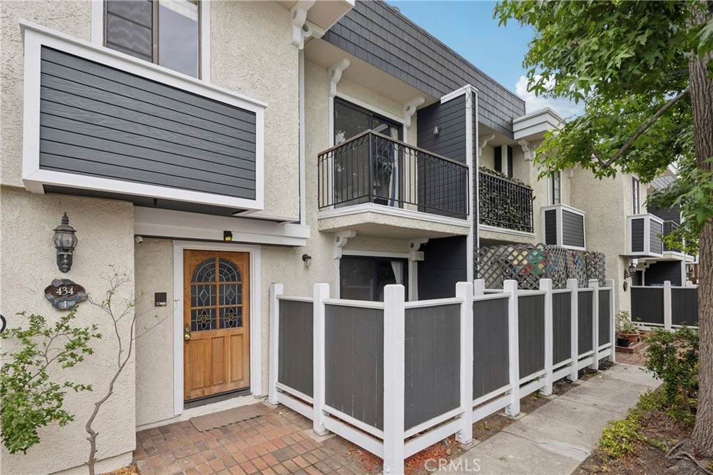 434 Los Robles Avenue - Photo 1