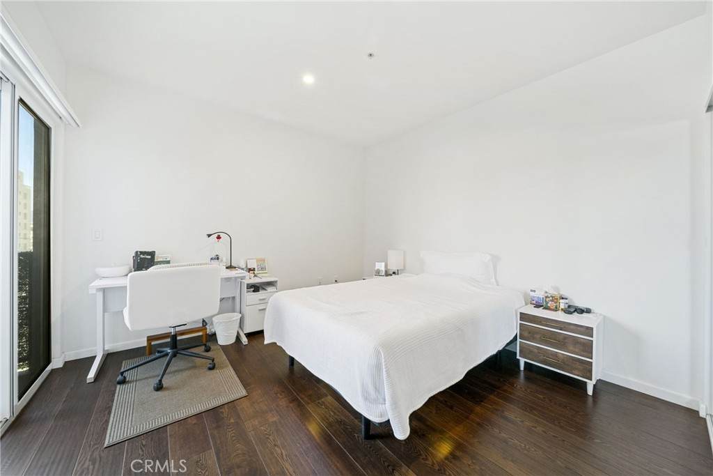 155 Oxford Avenue - Photo 1