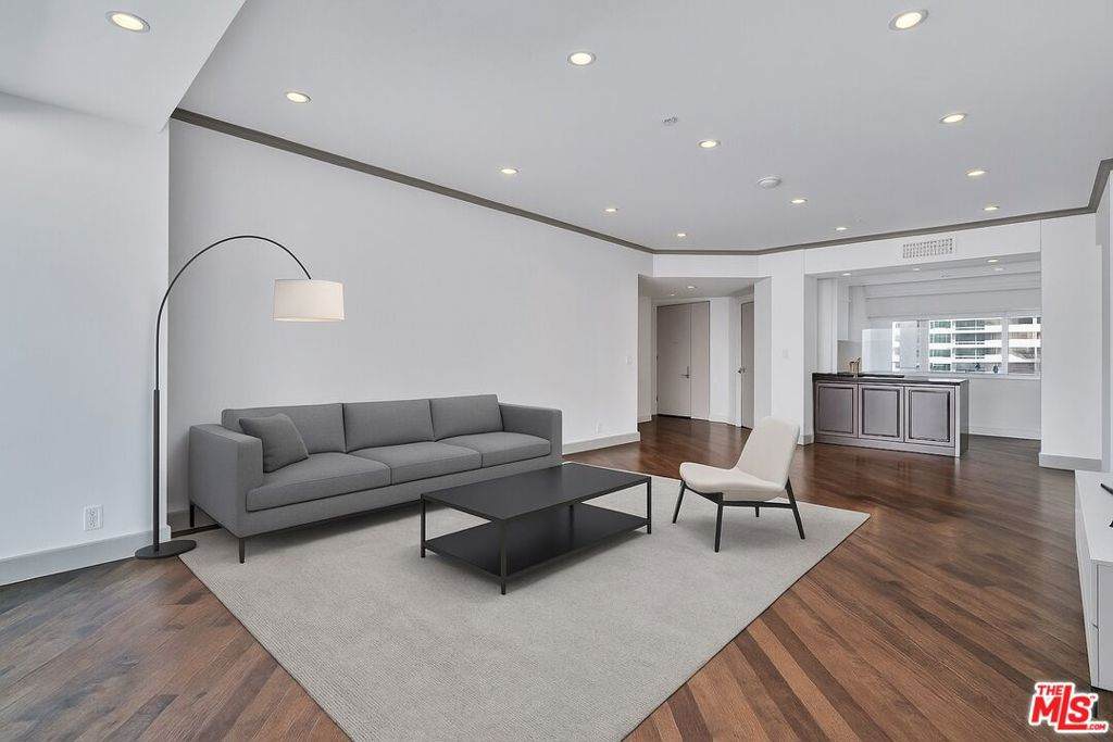 10490 Wilshire Boulevard - Photo 1