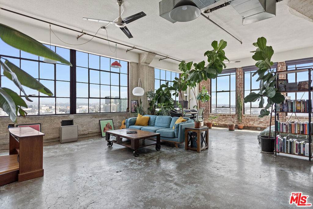 315 8th Street - Photo 1