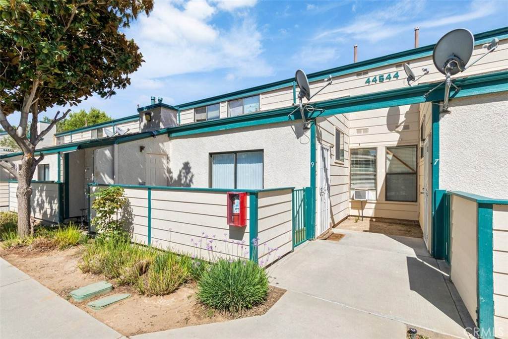 44544 15th Street - Photo 1