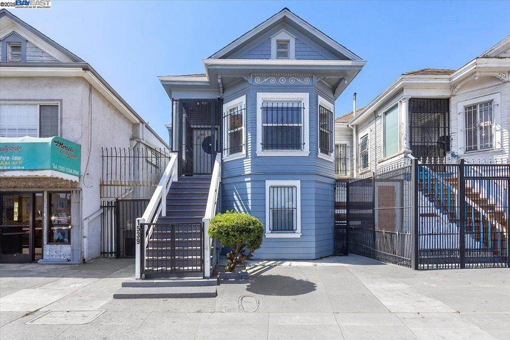 1539 International Blvd - Photo 1