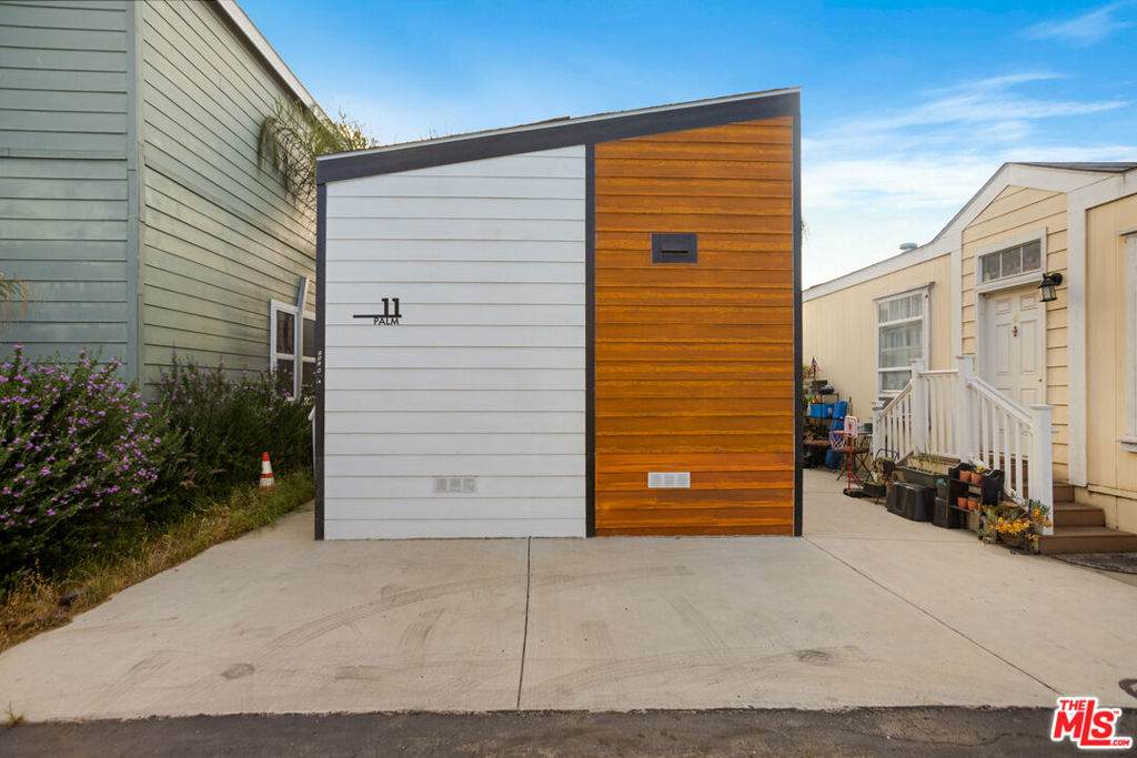 8250 Lankershim Boulevard - Photo 1