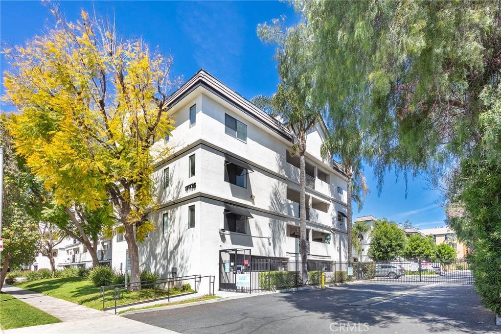 17735 Kinzie Street - Photo 1