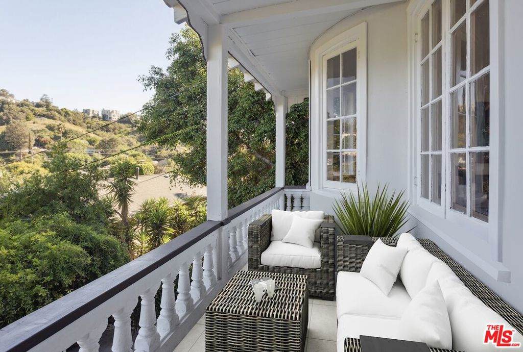 2165 Valentine Street - Photo 1