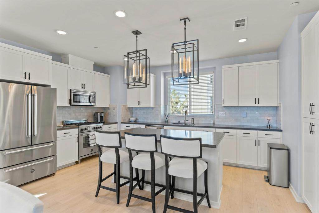 1573 Vista Del Mar Way - Photo 1