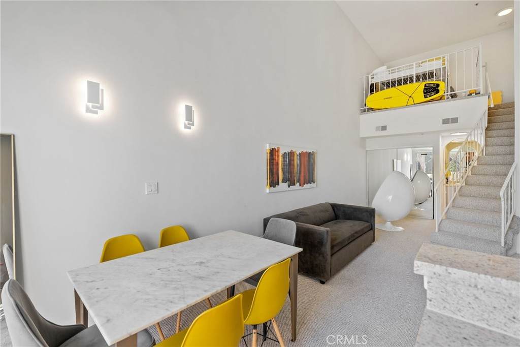 620 Gramercy Place - Photo 1