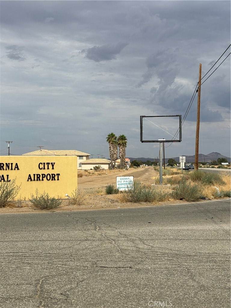 https://bt-photos.global.ssl.fastly.net/socal/orig_boomver_1_375132049-2.jpg