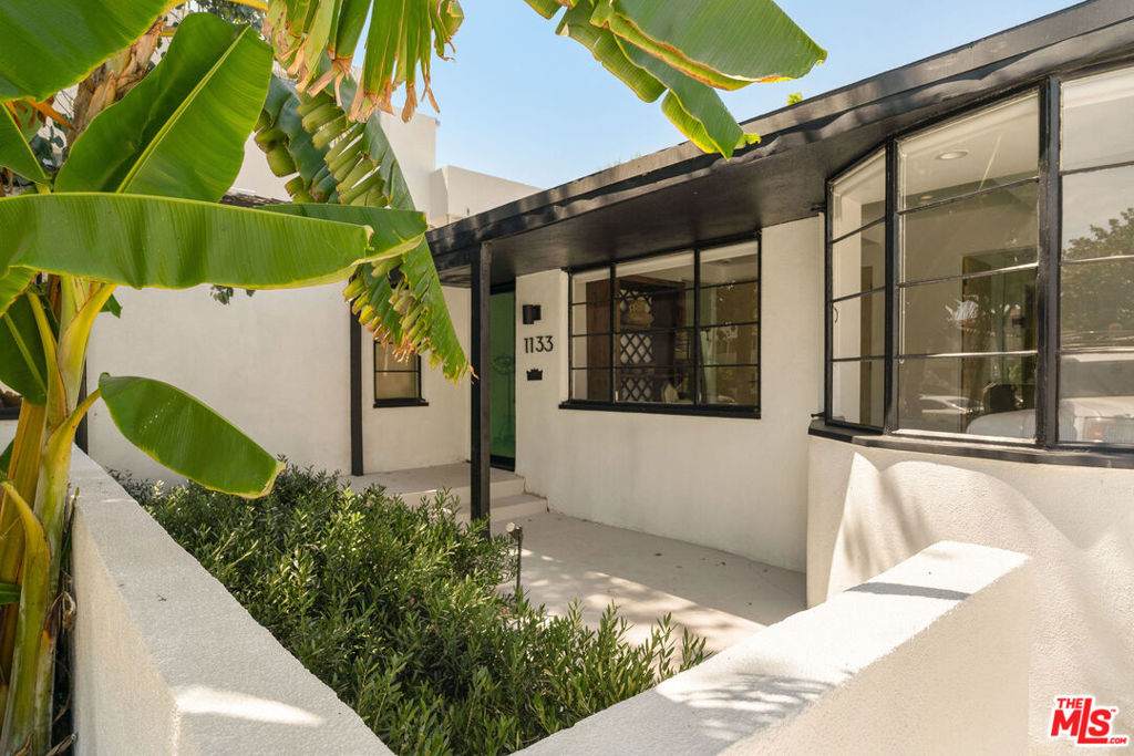 1133 Cochran Avenue - Photo 1