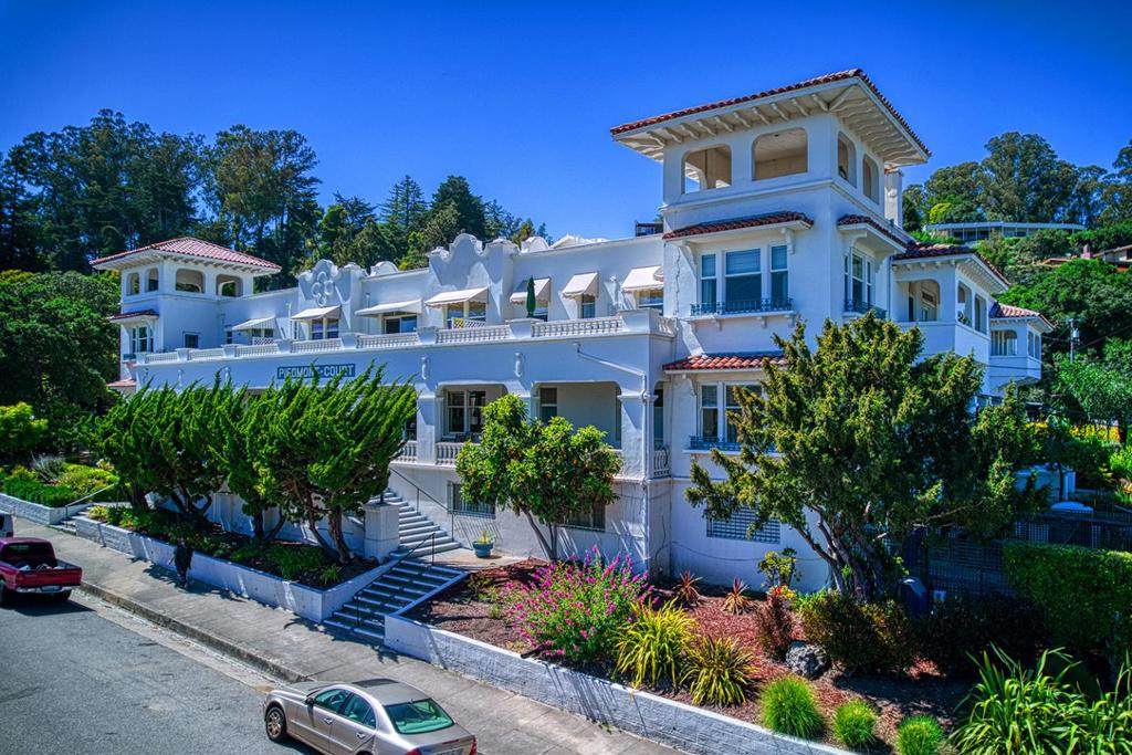 260 High Street - Photo 1