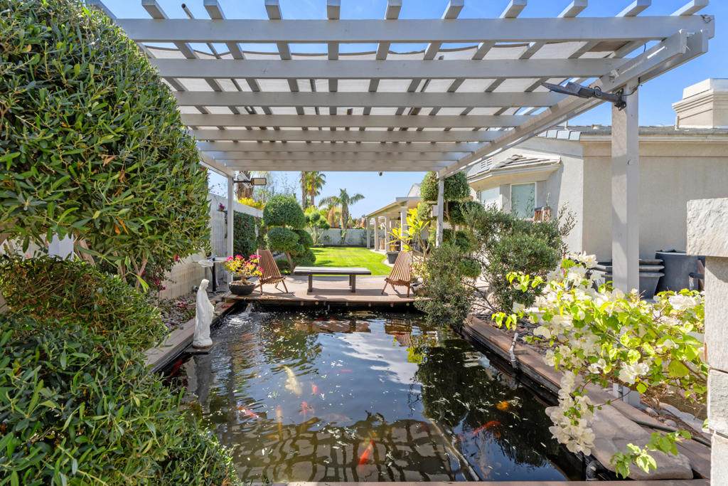 6 Voltaire Court - Photo 1