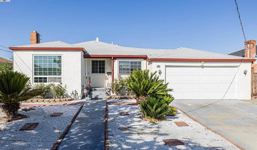 1722 Eveleth Ave - Photo 1