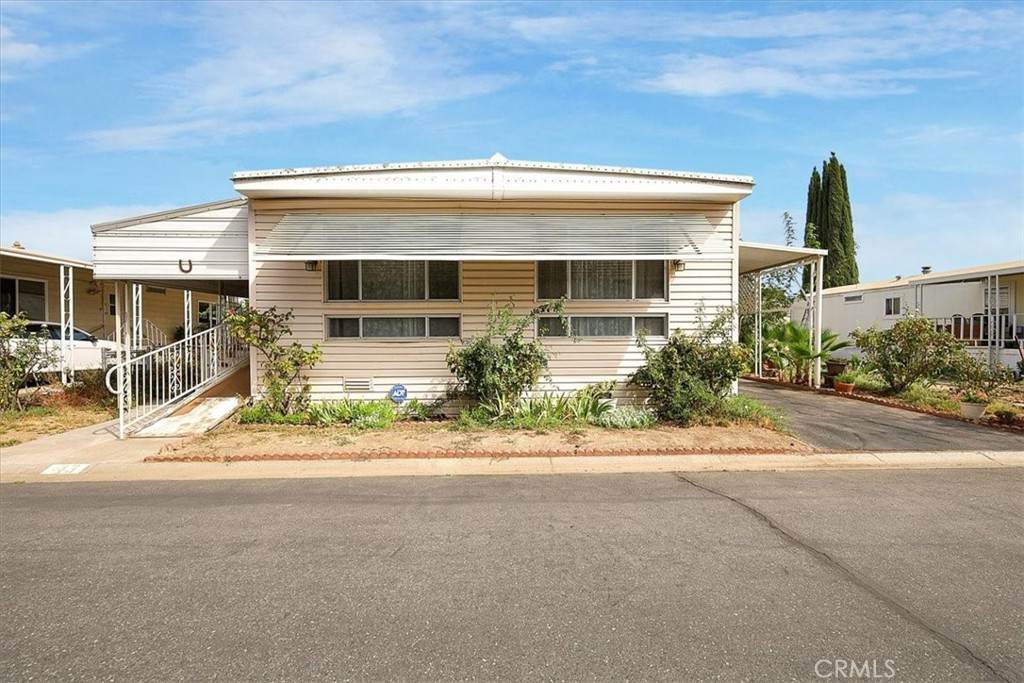 10383 Larkin - Photo 1