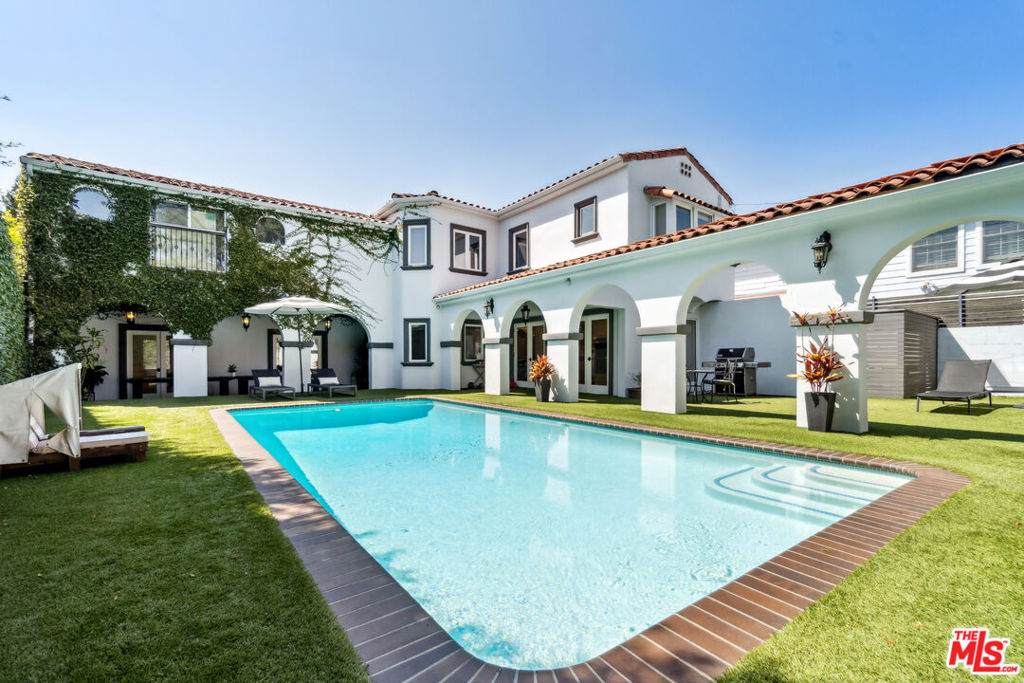 956 Longwood Avenue - Photo 1