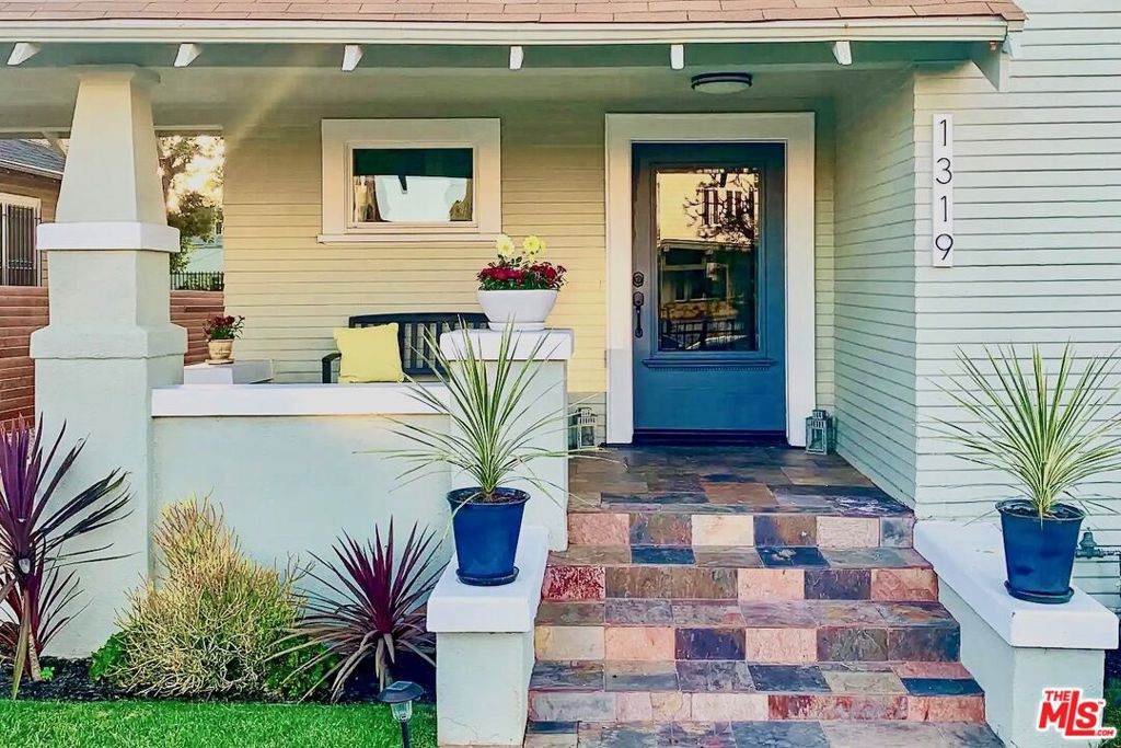 1319 12th Avenue - Photo 1