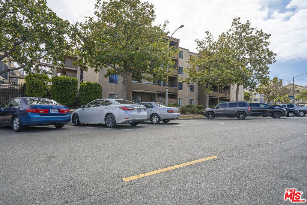 1450 Locust Avenue - Photo 1