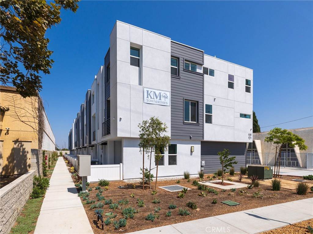 121 223rd Street - Photo 1