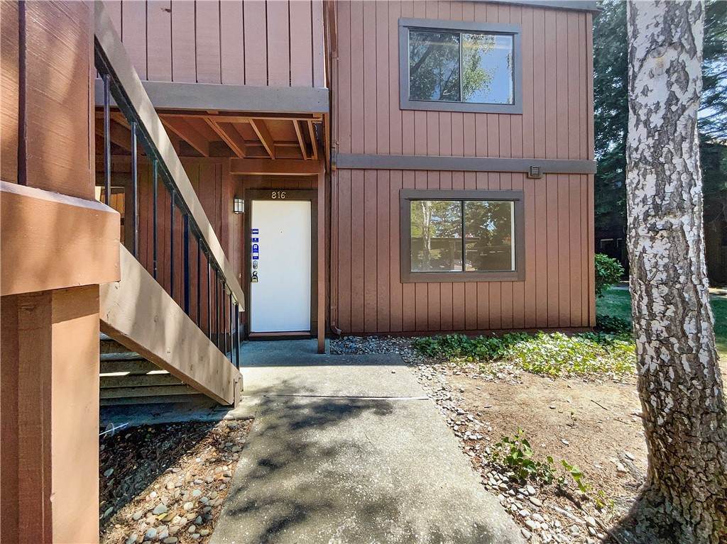 816 Camelback Place - Photo 1