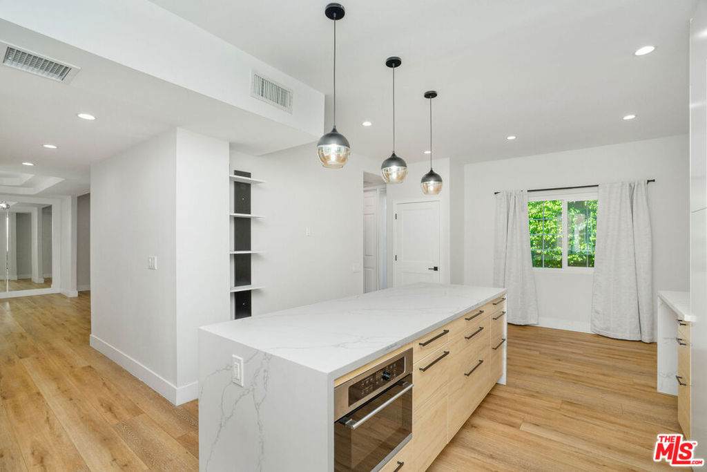 5923 Etiwanda Avenue - Photo 1