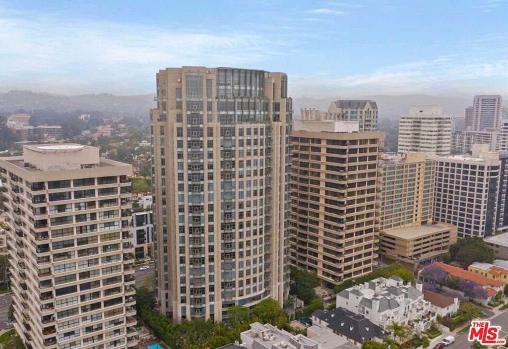 10776 Wilshire Boulevard - Photo 1