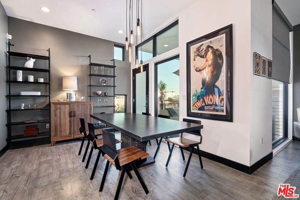 1223 Larrabee Street - Photo 1