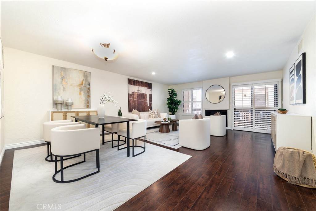 15207 Magnolia Boulevard - Photo 1