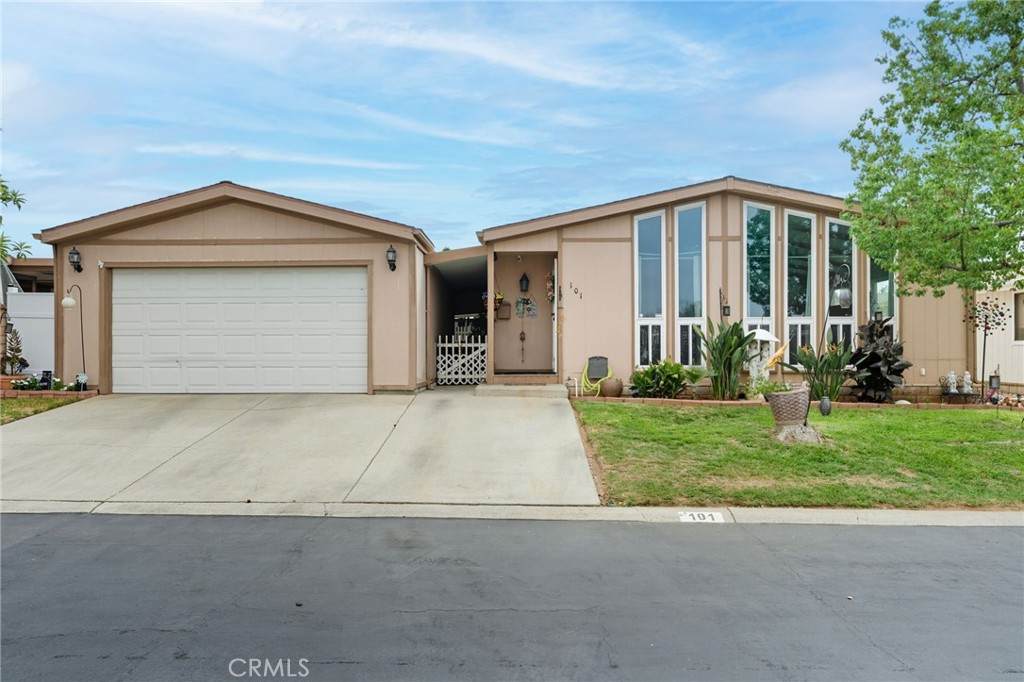 10961 Desert Lawn Drive - Photo 1