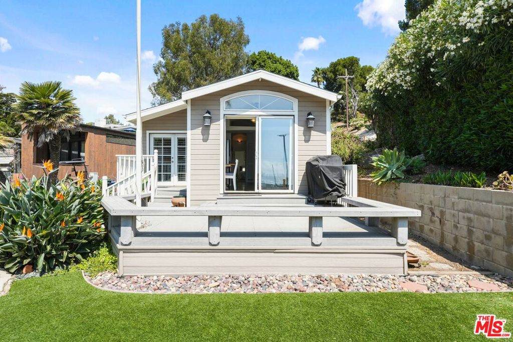 31 Paradise Cove Road - Photo 1