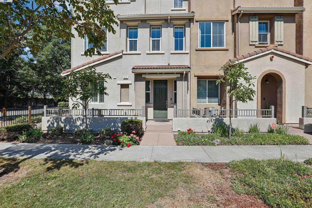 622 Moss Way - Photo 1