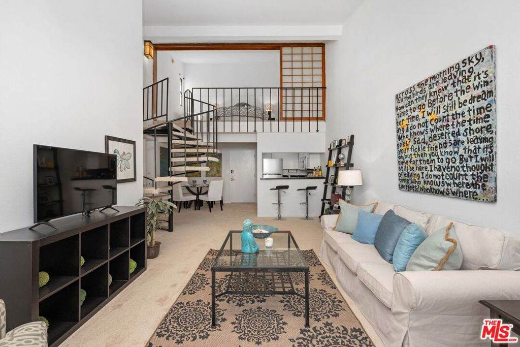 1440 Veteran Avenue - Photo 1